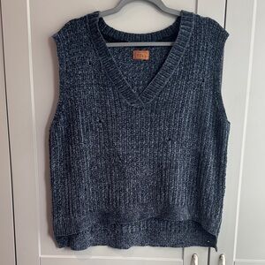 POL Women's V-Neck Distressed Sweater Vest, Blue